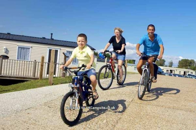 Rye Harbour Holiday Park (PHolsUK)