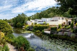 Coghurst Hall Holiday Park (PHolsUK)
