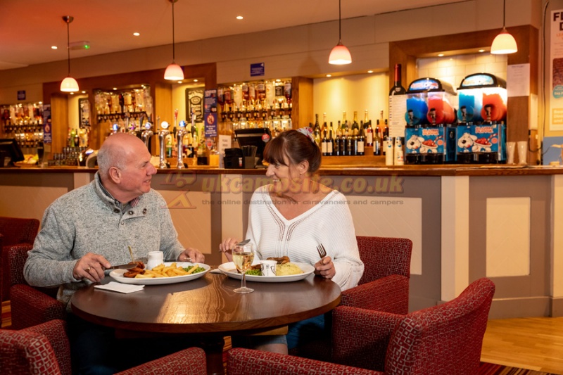 Broadland Sands Holiday Park (pholsuk)