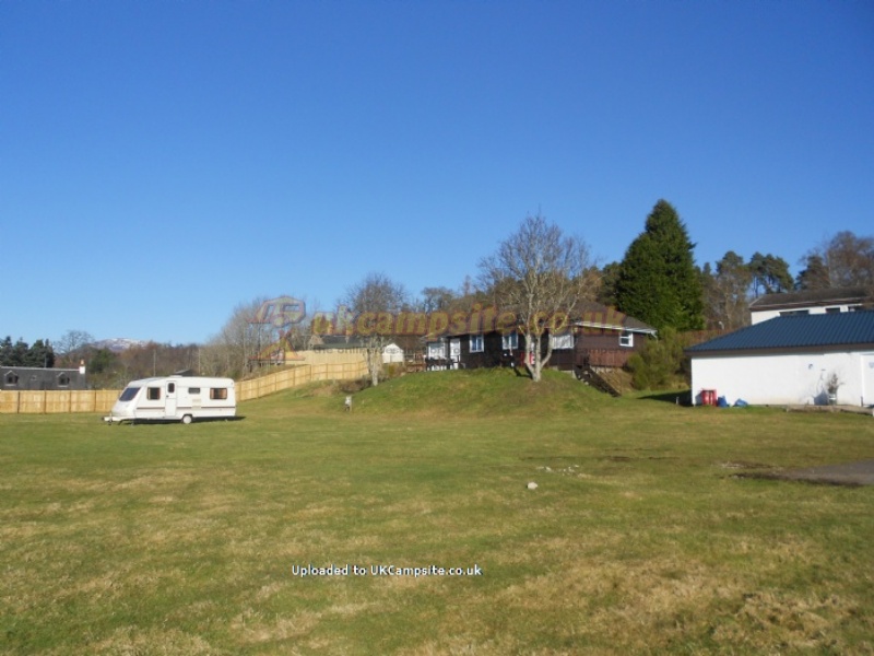 Riverside Chalet And Campsite