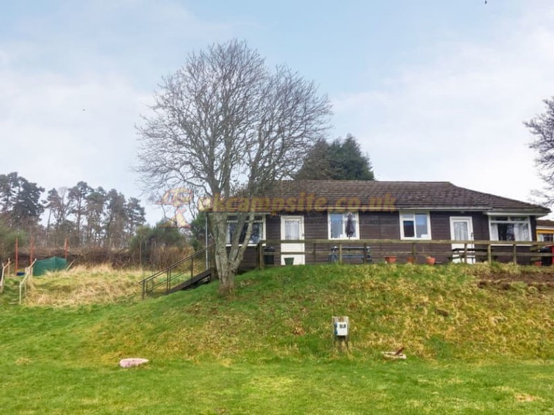 Riverside Chalet And Campsite