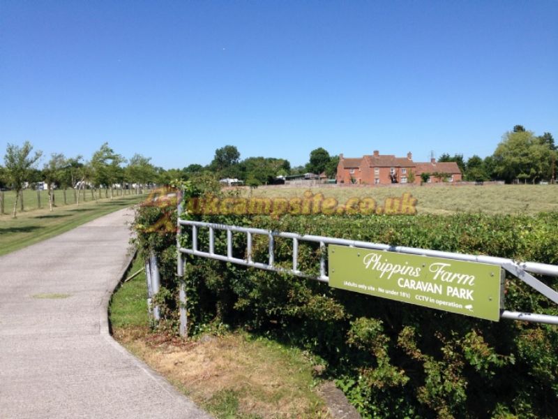 Phippins Farm Caravan Park ( Adults Only ) And Cottage