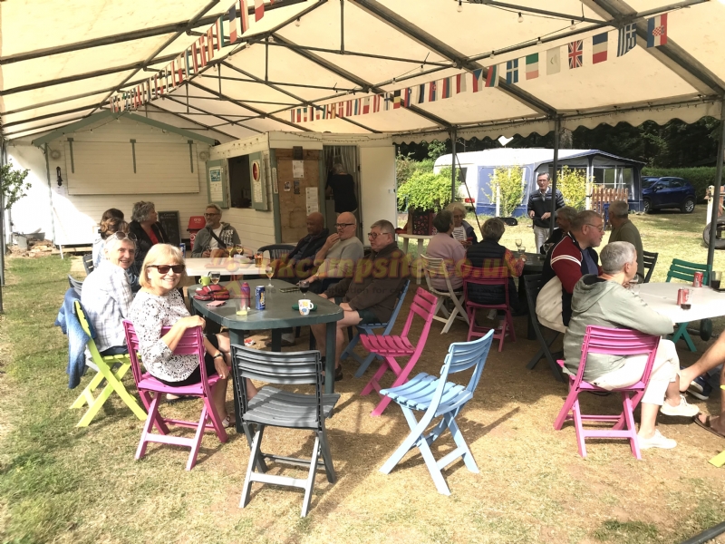 Camping Champ De La Chapelle