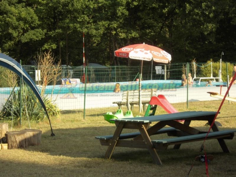 Camping Champ De La Chapelle
