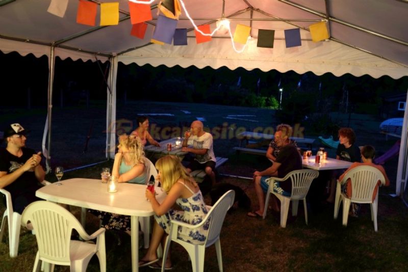 Camping Champ De La Chapelle