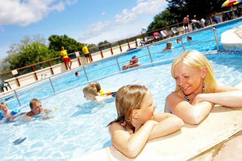 Waterside Holiday Park (PHolsUK)