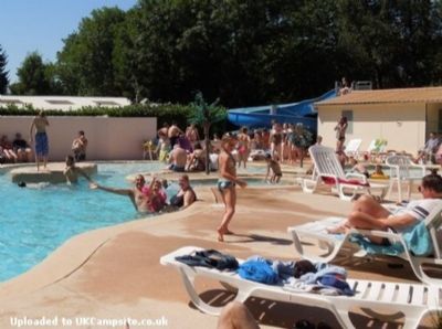 Camping Les Etangs Fleuris