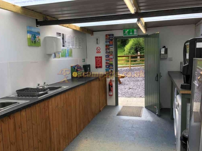 Trwyn Yr Wylfa Farm Campsite