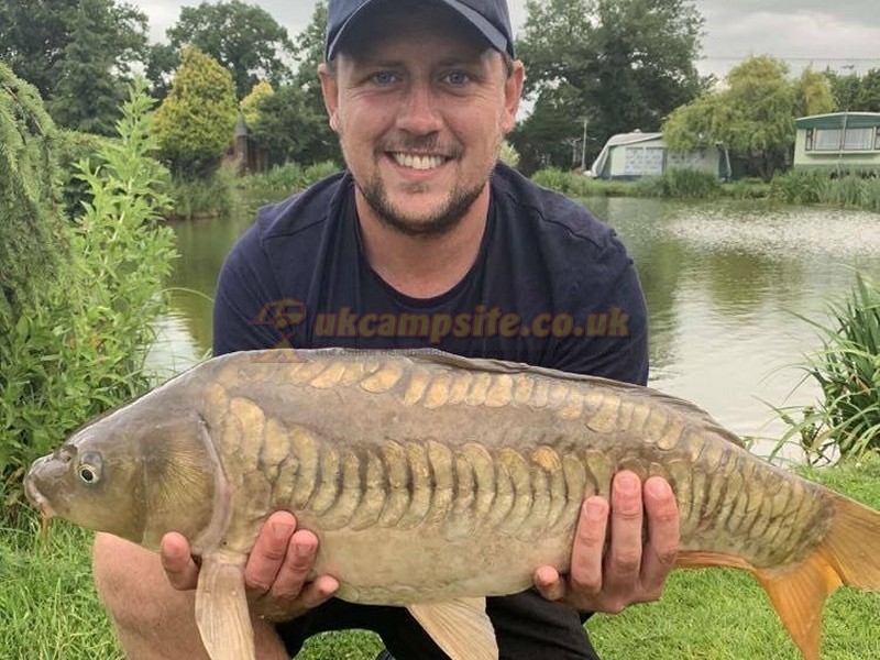 Lakeside Caravan Park And Fisheries
