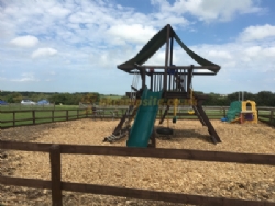 Noteworthy Farm Caravan And Campsite