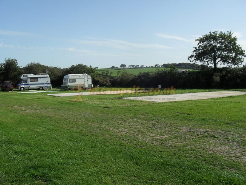Noteworthy Farm Caravan And Campsite