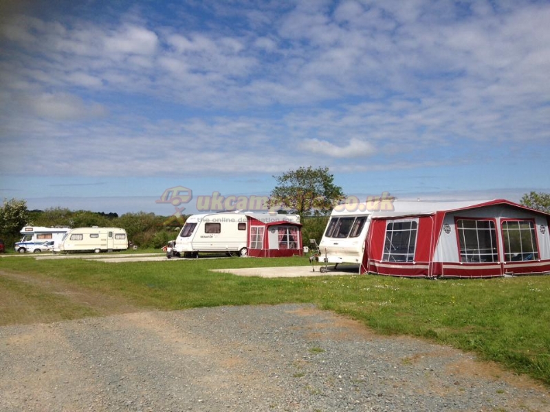 Noteworthy Farm Caravan And Campsite