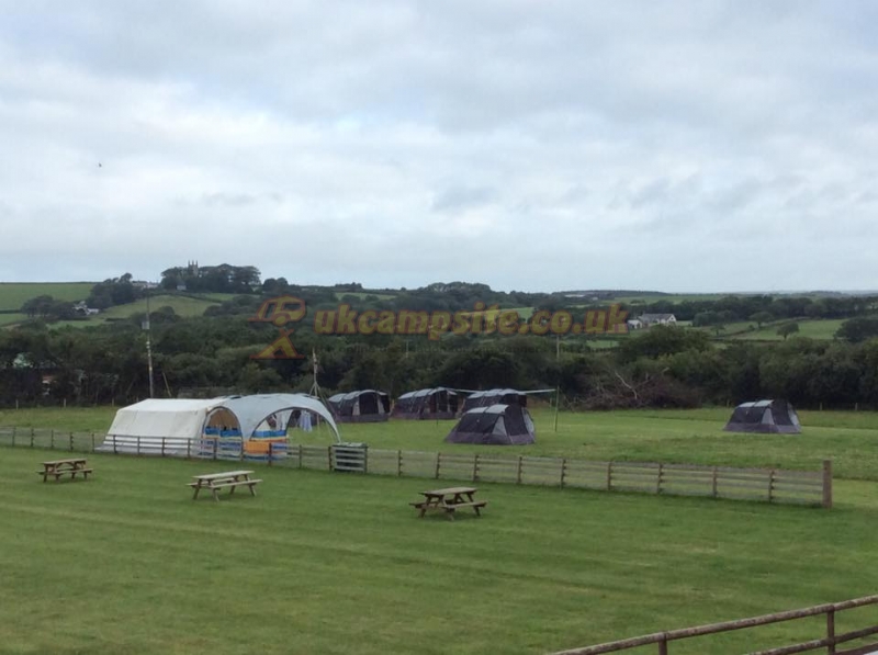 Noteworthy Farm Caravan And Campsite