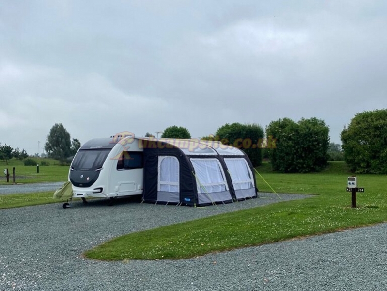 New Farm Caravan Site And Fishery