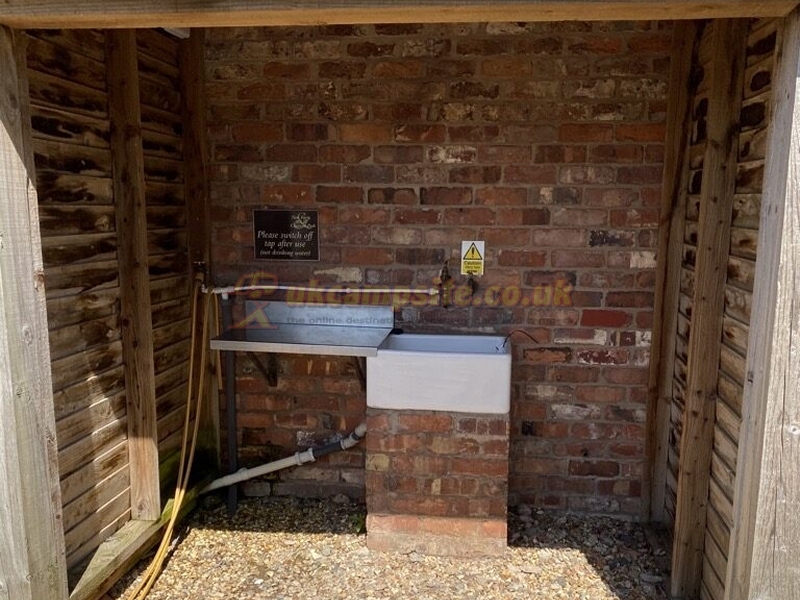 New Farm Caravan Site And Fishery