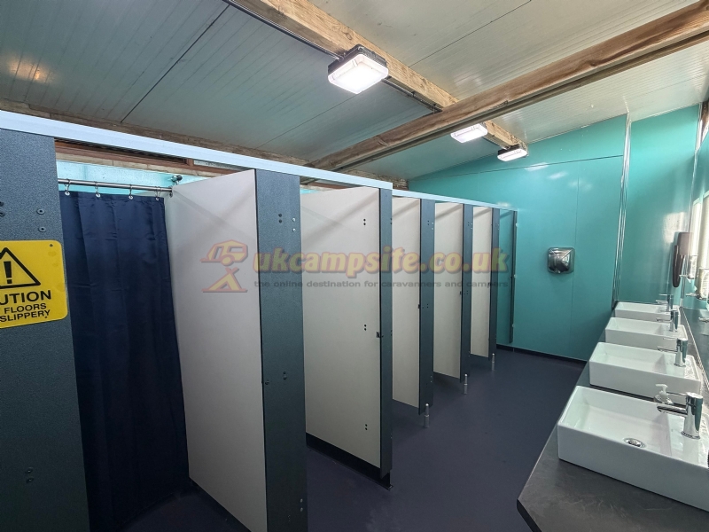 Broadfield Farm Holiday Park