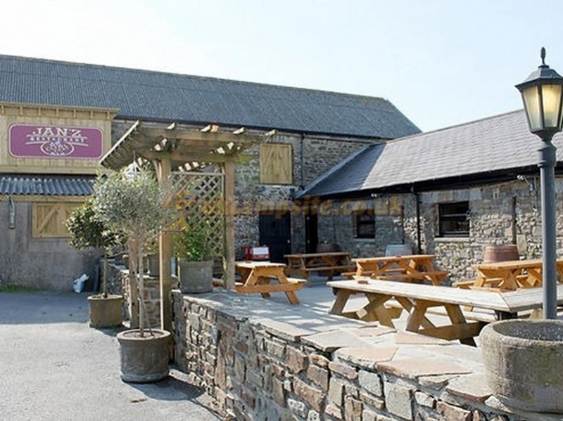 Broadfield Farm Holiday Park