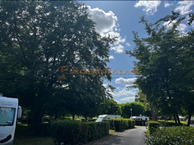 Camping Du Canal De Berry Camping Du Canal De Berry