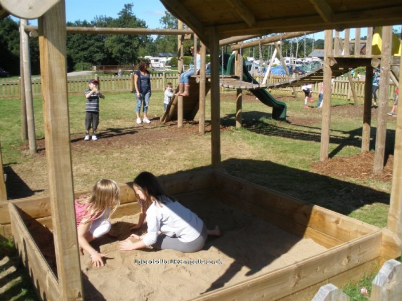Riverside Caravan And Camping Park