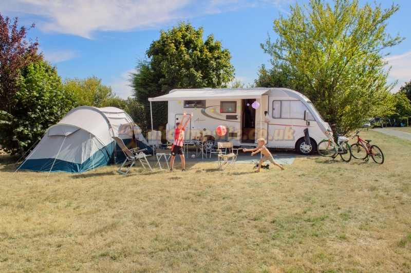 Rcn Camping La Ferme Du Latois