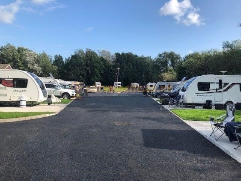 Kinnego Marina Caravan And Camping Park