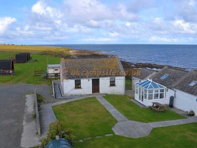 Ayres Rock Hostel And Camp Site