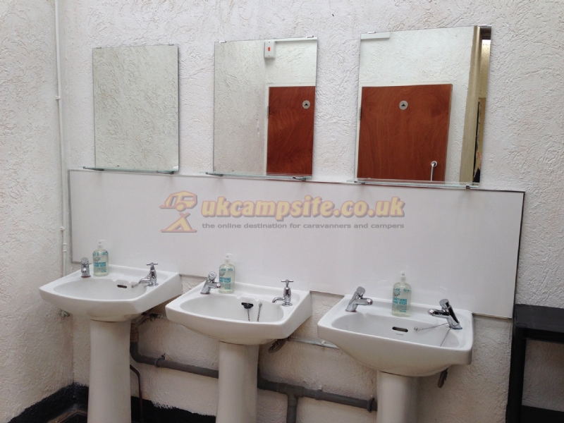 Llanungar Caravan And Camping