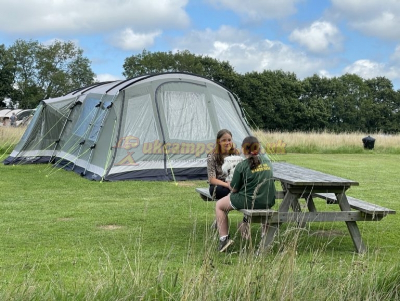 Riverside Lakes Camping And Glamping