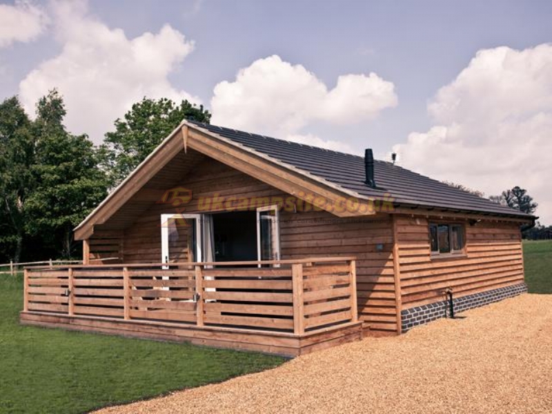 Fields End Water Caravan Park And Fishery