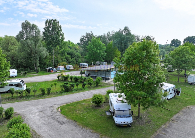 Camping Parc Des Cygnes