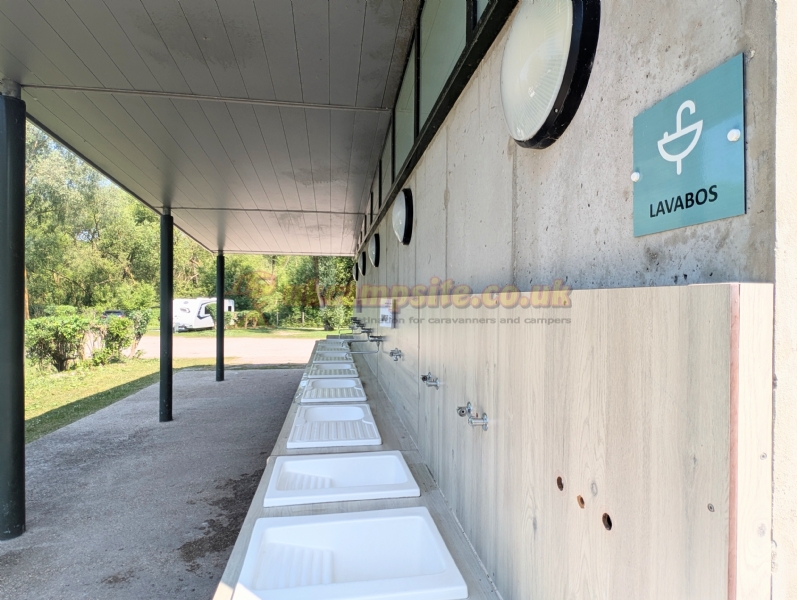 Camping Parc Des Cygnes