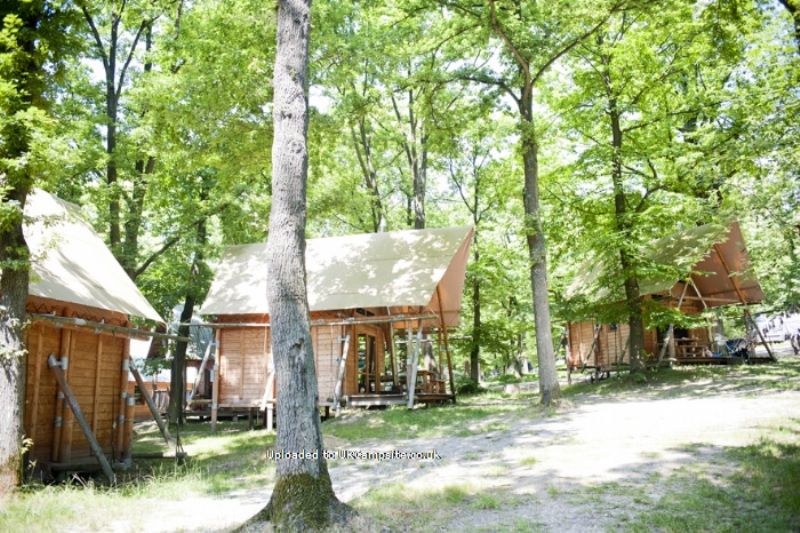 Huttopia Versailles