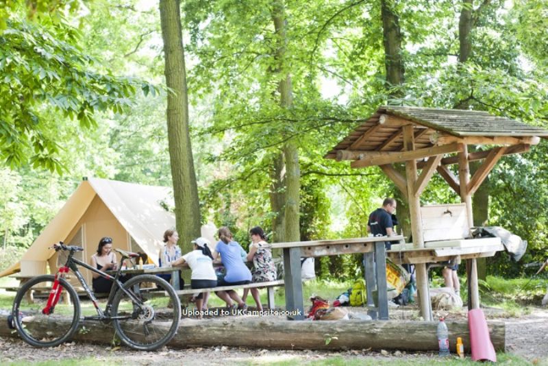 Huttopia Versailles