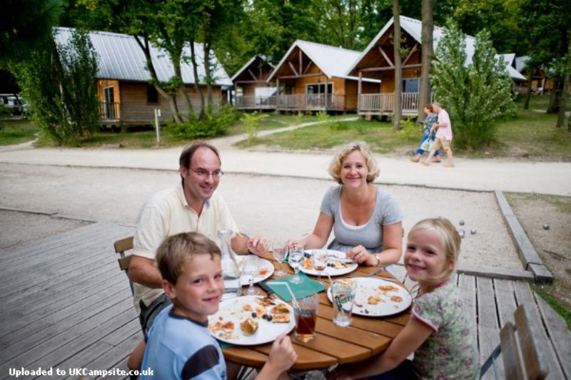 Huttopia Versailles