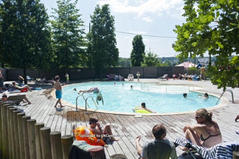 Huttopia Versailles