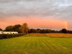 New Farm Caravan Park And Bungalow
