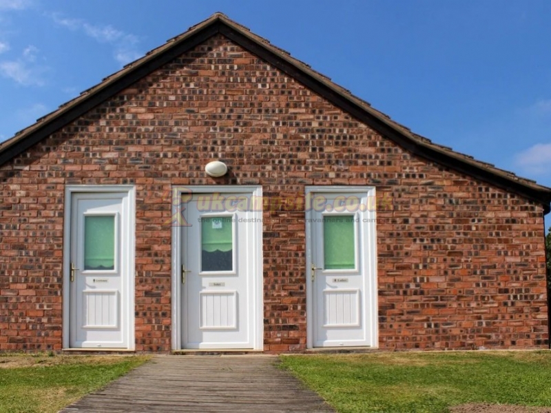 New Farm Caravan Park And Bungalow