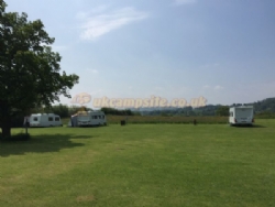 New Farm Caravan Park And Bungalow