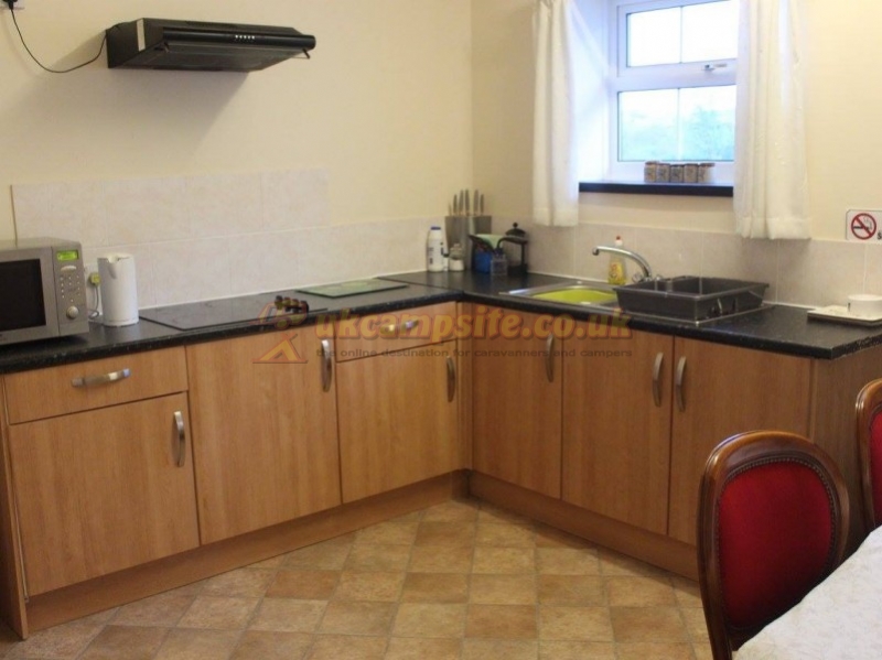 New Farm Caravan Park And Bungalow