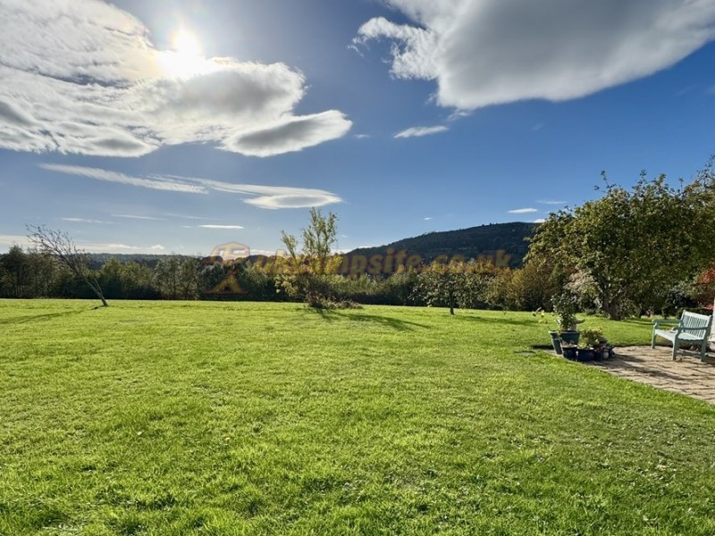 New Farm Caravan Park And Bungalow