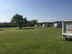 New Farm Caravan Park And Bungalow