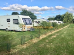 New Farm Caravan Park And Bungalow