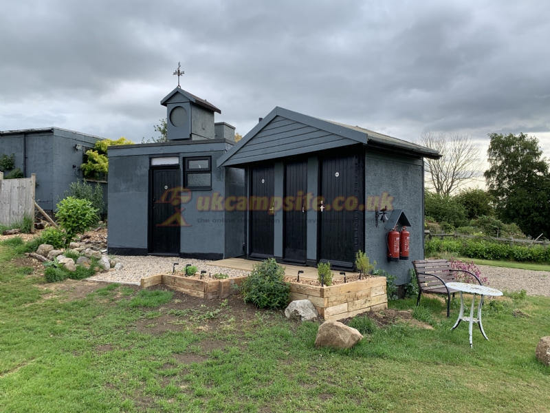 Herons Pond Caravan Park