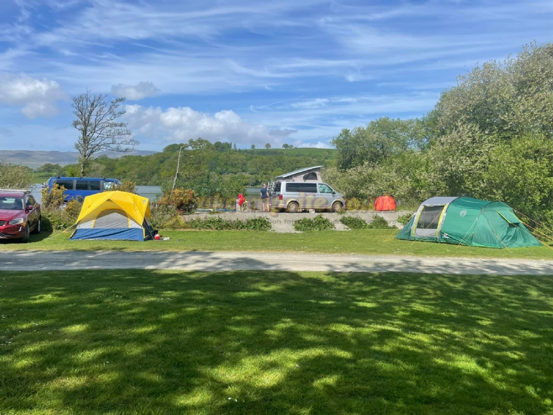 Gwersyllfa Pant Yr Onnen Lakeside Campsite