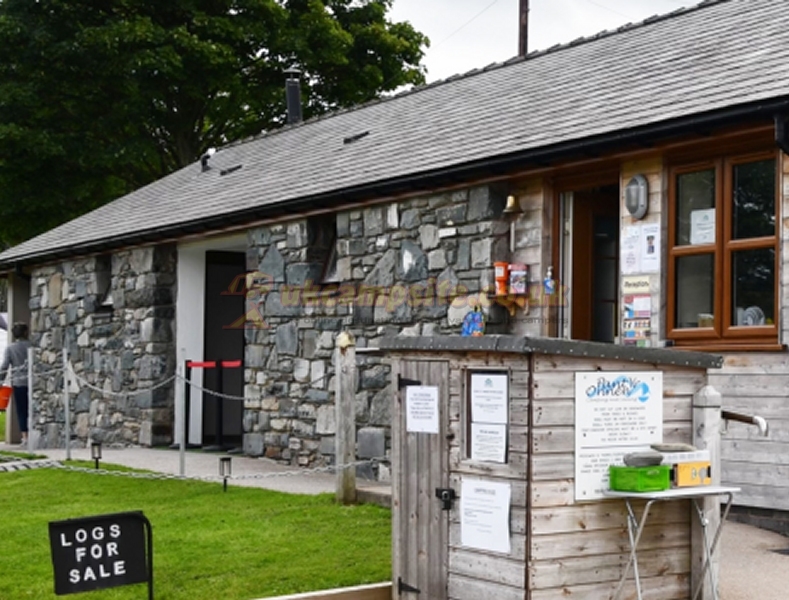 Gwersyllfa Pant Yr Onnen Lakeside Campsite