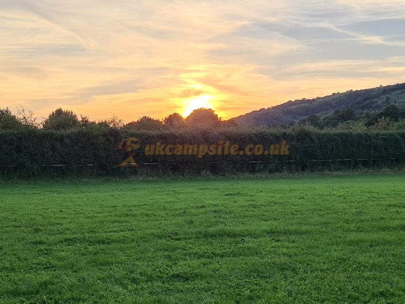 Broadway Cottage Caravan And Camping