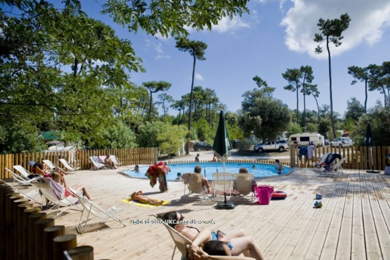 Huttopia Oleron Les Pins