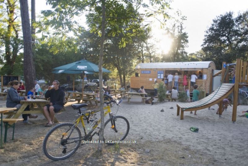 Huttopia Oleron Les Pins