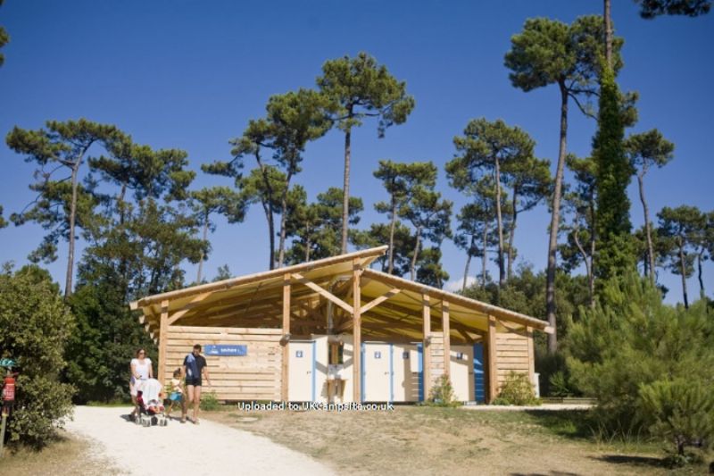 Huttopia Oleron Les Pins