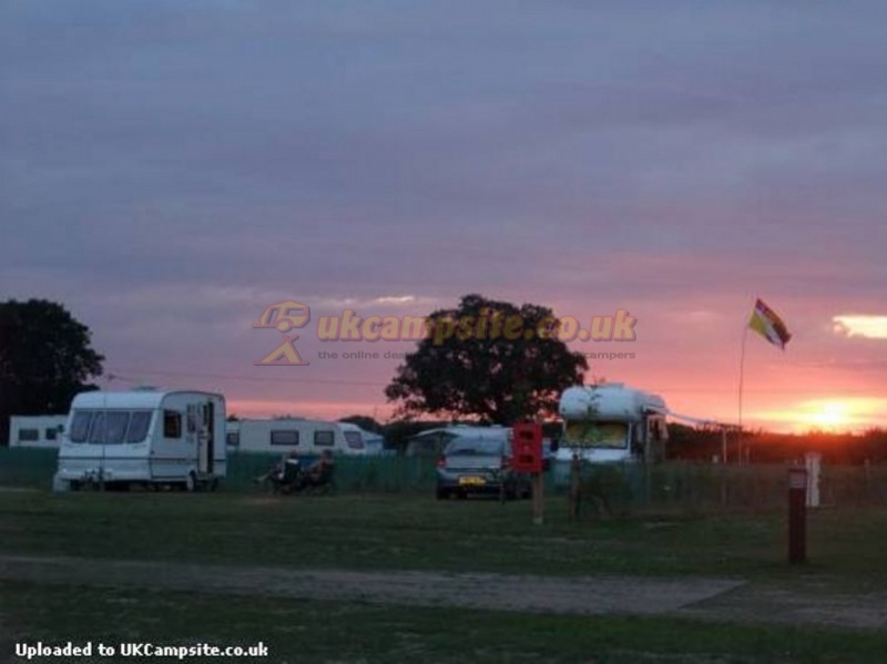 Petwood Camping And Caravan Park